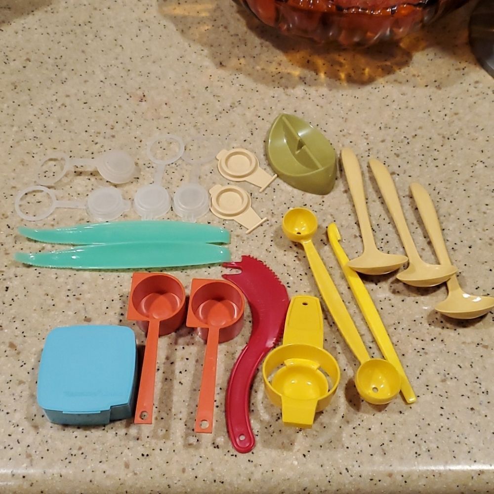 Vtg. Tupperware Kitchen Tool Gadgets Labels 19 pcs